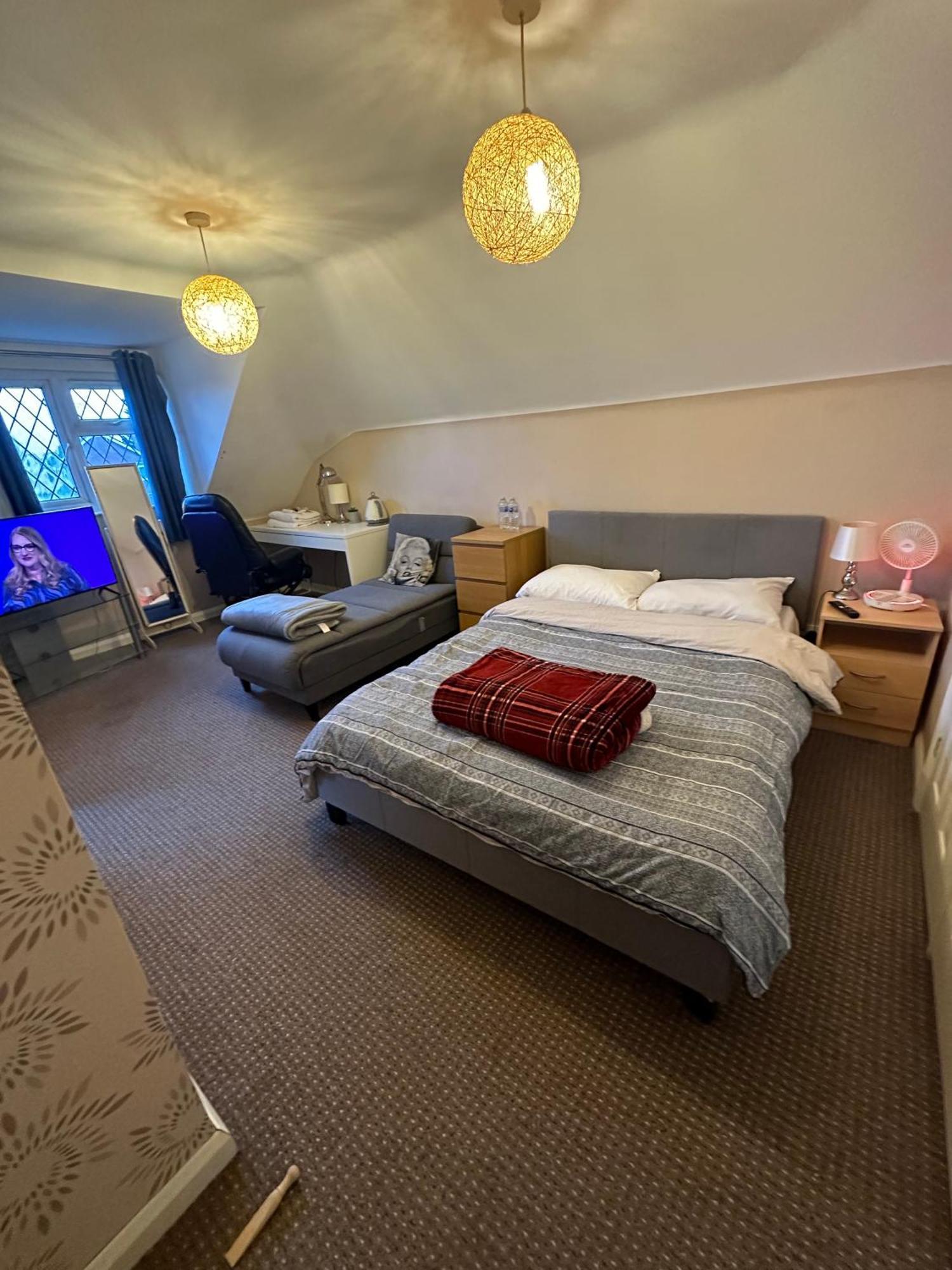 Homestay Ashcroft Quiet Garden House-london Luton Airport Luton (Bedfordshire)